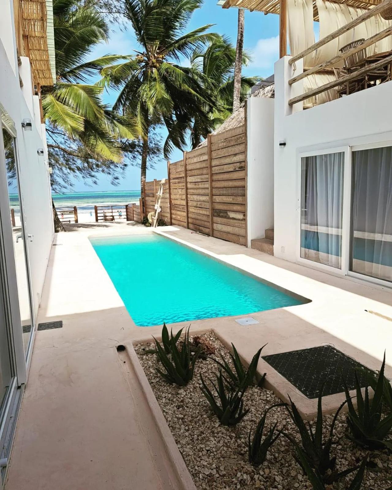 Boho Boutique Hotel - Beachfront , Adults Only , Private Pool 키웬그와 객실 사진