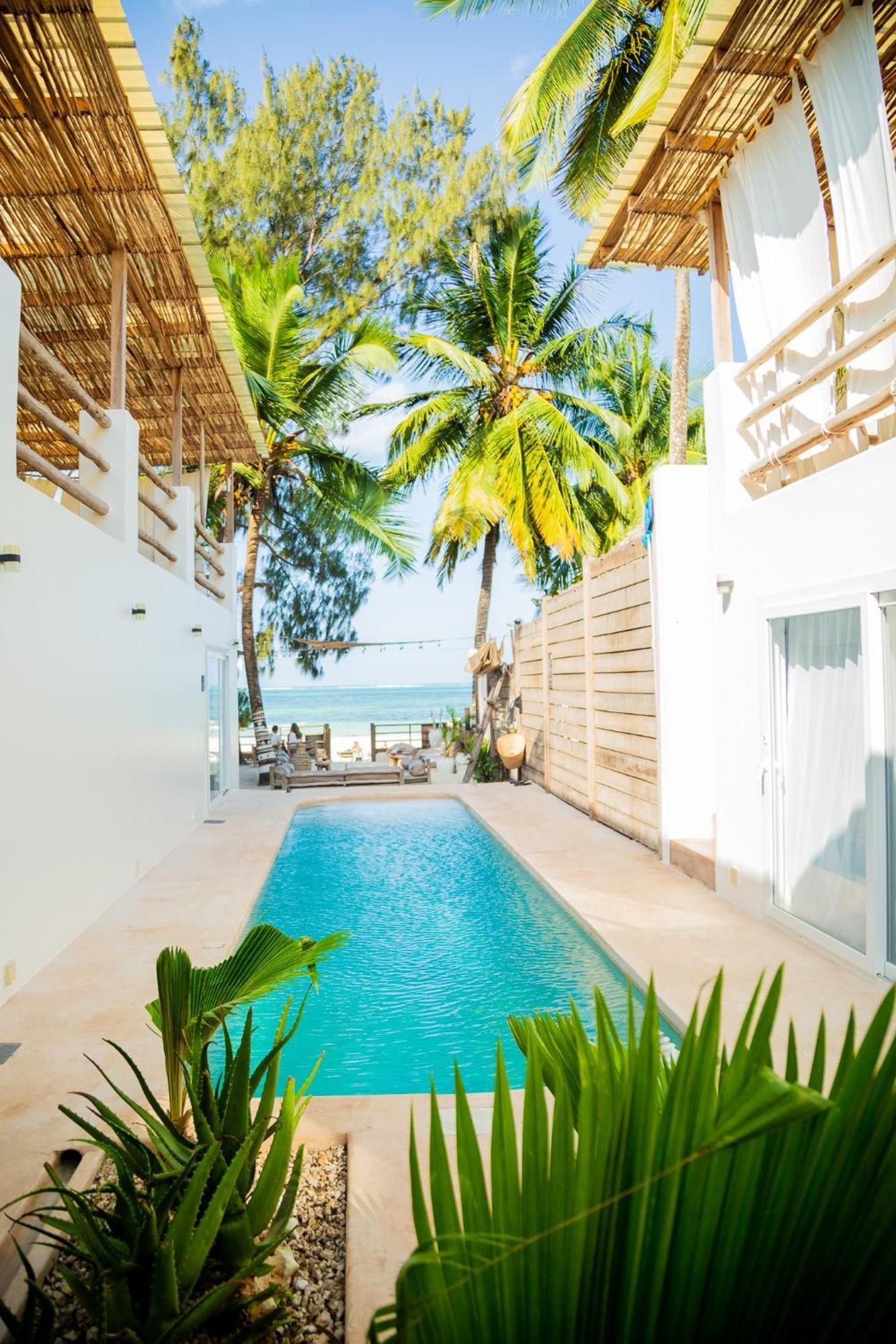 Boho Boutique Hotel - Beachfront , Adults Only , Private Pool 키웬그와 외부 사진