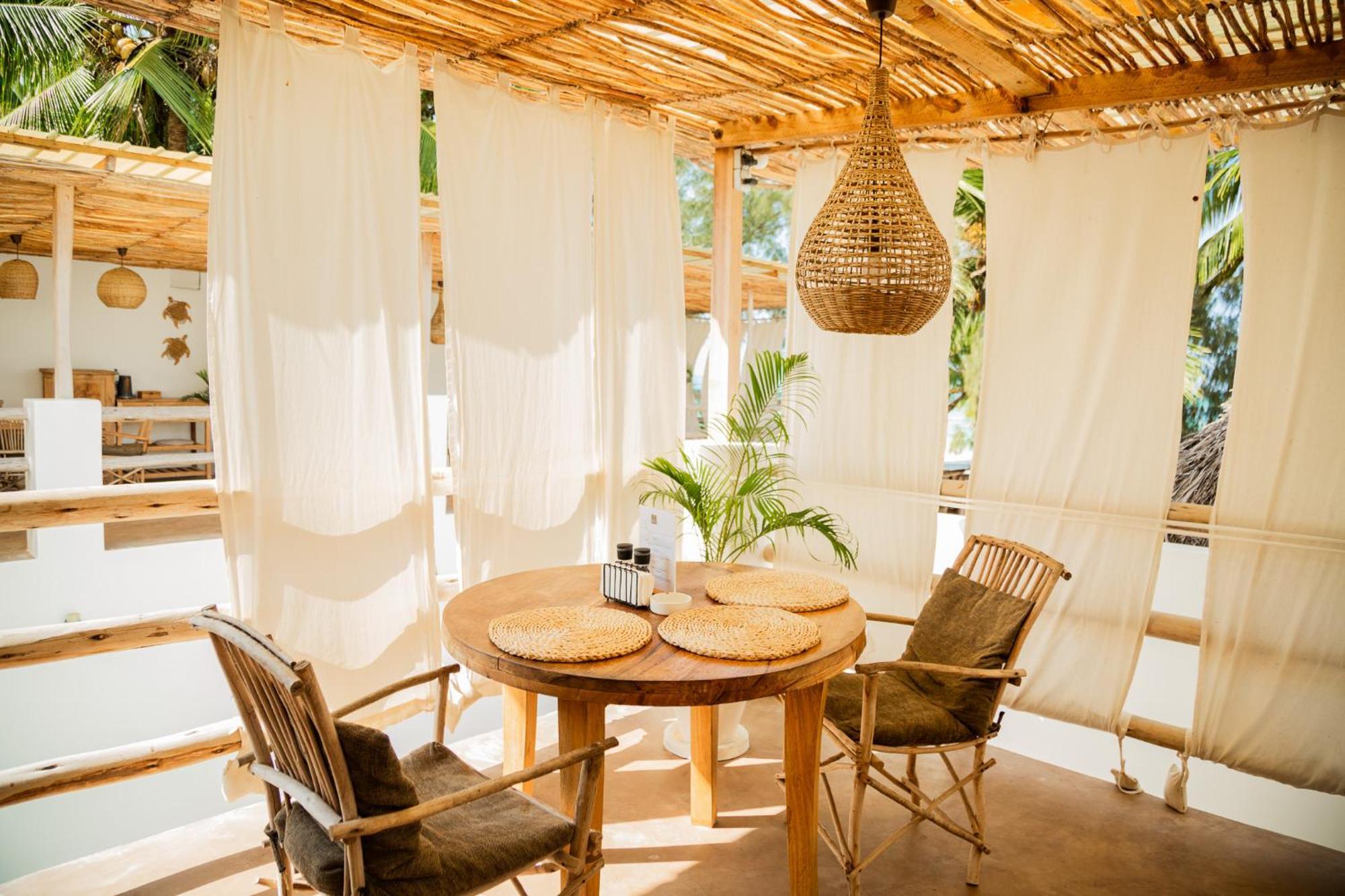 Boho Boutique Hotel - Beachfront , Adults Only , Private Pool 키웬그와 외부 사진